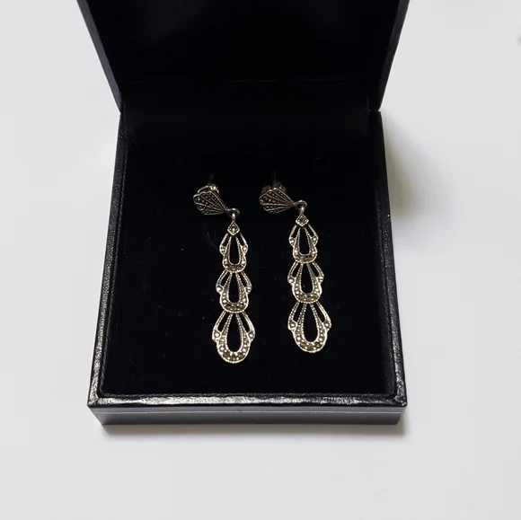 Stunning Estate Signed Three Tier Sterling Silver Marcasite Dangle Earrings. - Picture 2 of 7